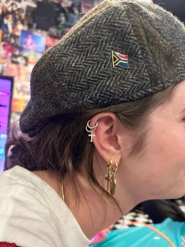 Gorra de Lana Vintage con Pin